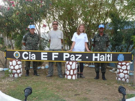 Visita à base brasileira em Port-au-Prince, no Haiti